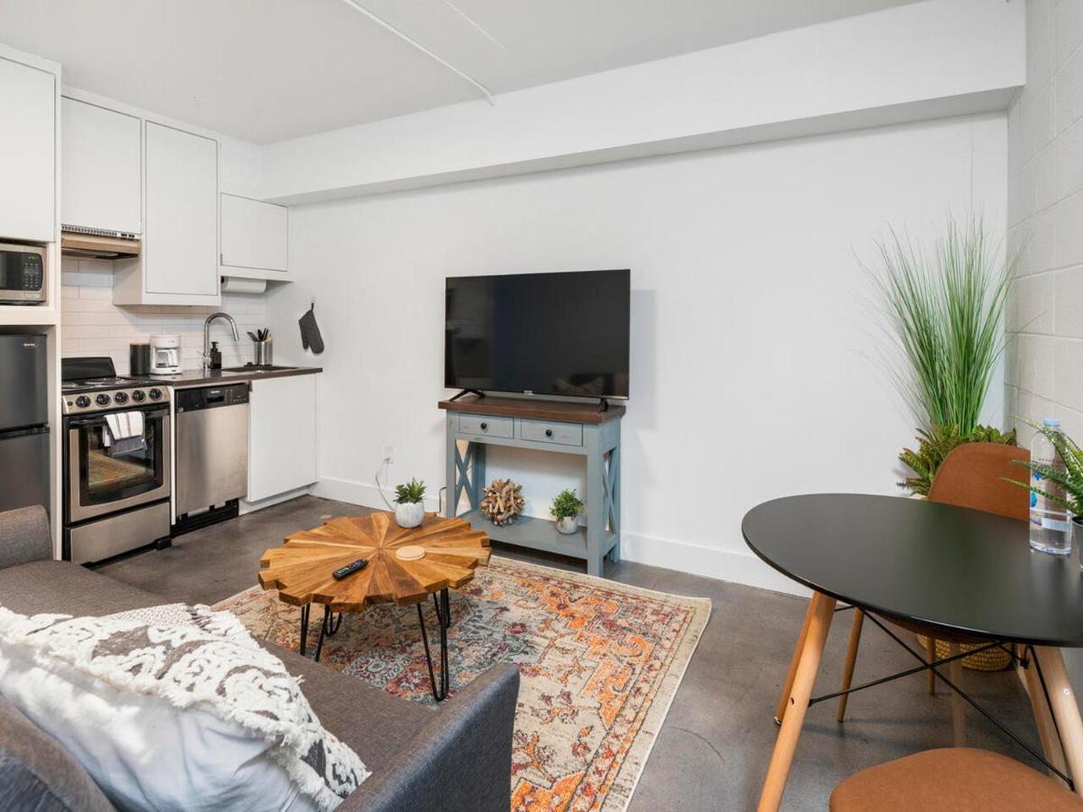 Apartmán Comfortable Studio With Queen Bed, City Walkable! Atlanta Exteriér fotografie